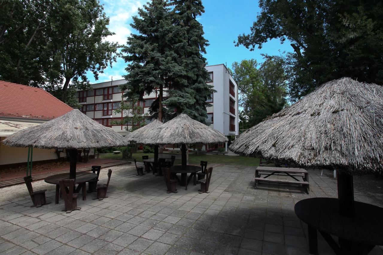 Rev Szallo Balaton Hotel Szantod Luaran gambar