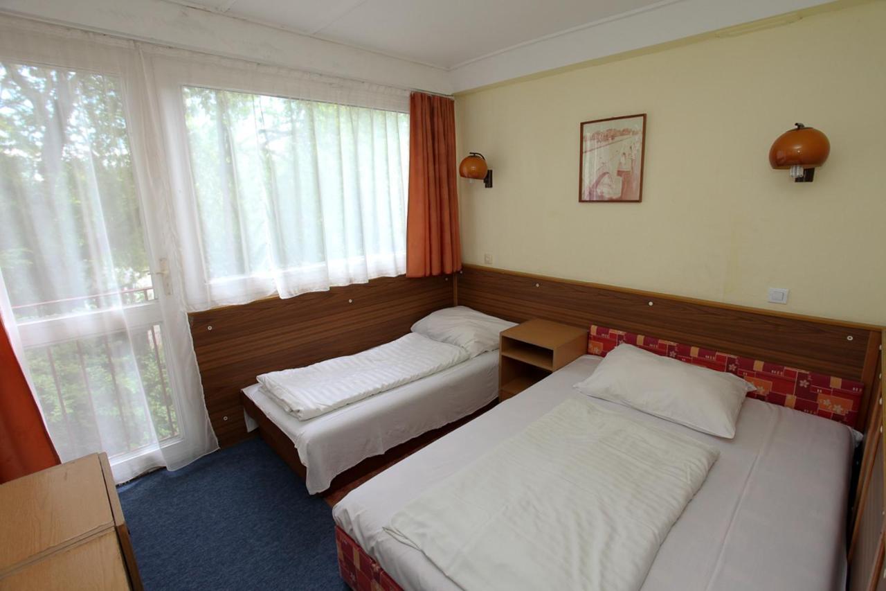 Rev Szallo Balaton Hotel Szantod Luaran gambar